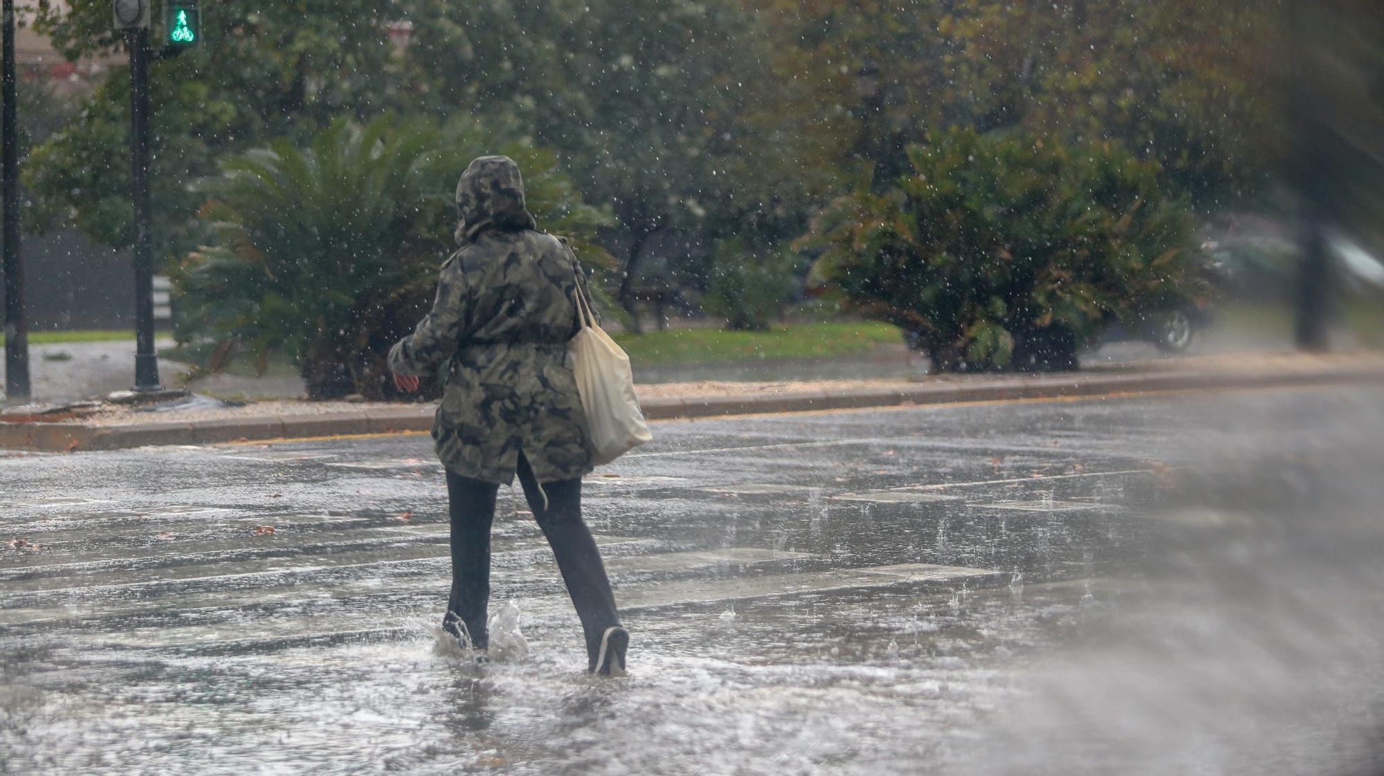 FOTOS | El temporal de lluvia y granizo en València