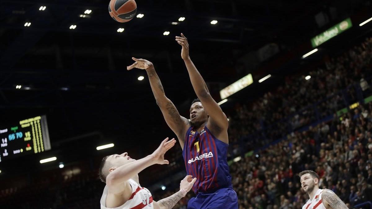 Kevin Seraphin, en acción, en el encuentro de la pasada semana en Milán