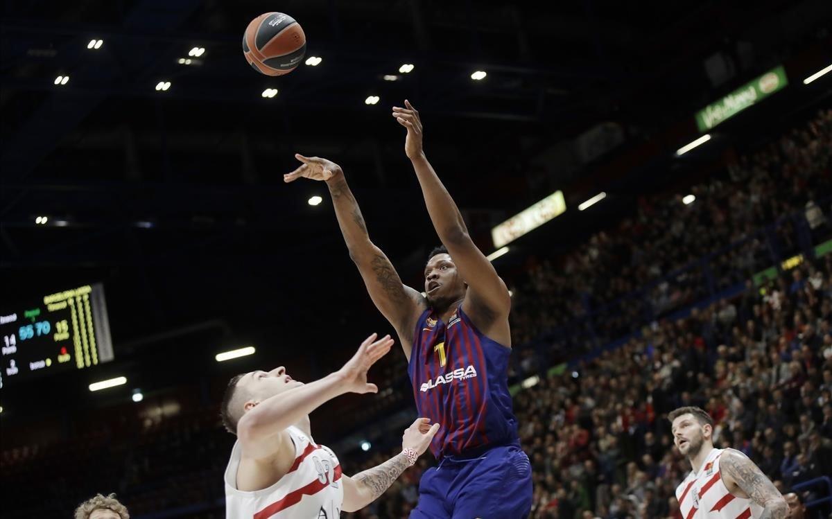 Kevin Seraphin, en acción, en el encuentro de la pasada semana en Milán