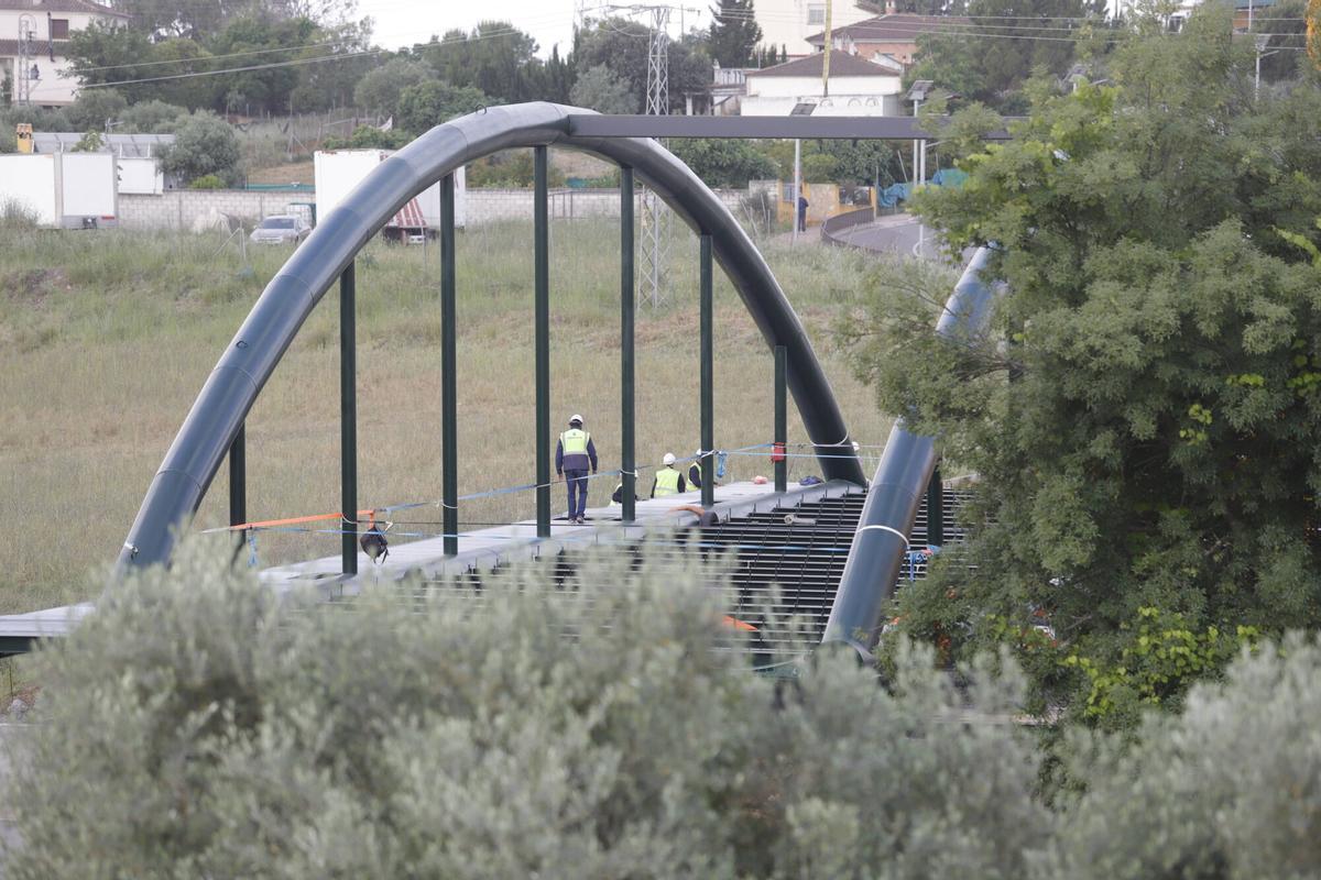Montaje de la estructura metálica del puente de Alcolea de Córdoba Montaje de la estructura metálica del puente de Alcolea de Córdoba