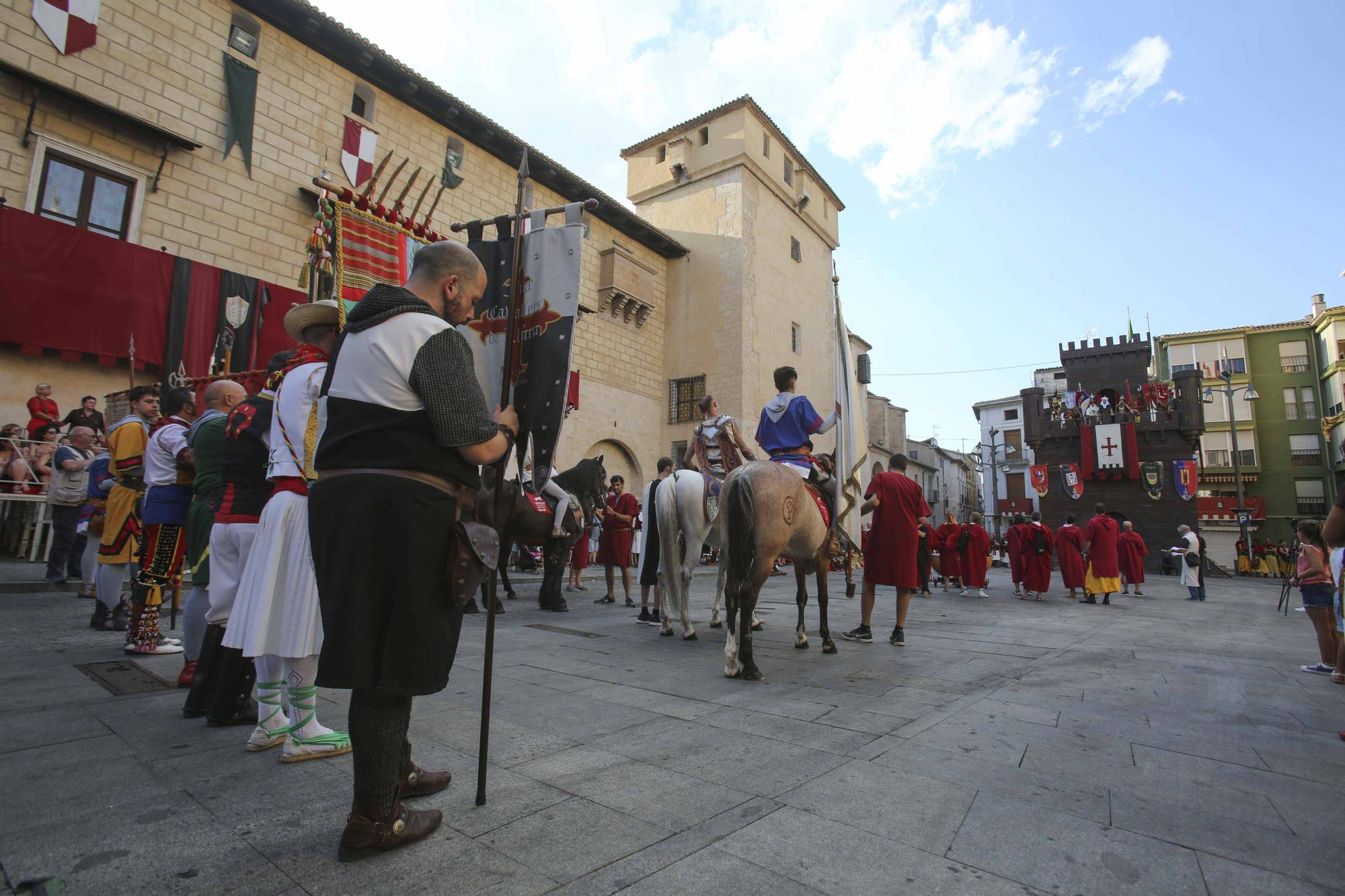 Cocentaina cierra con una masiva respuesta los Moros y Cristianos del reencuentro tras la pandemia