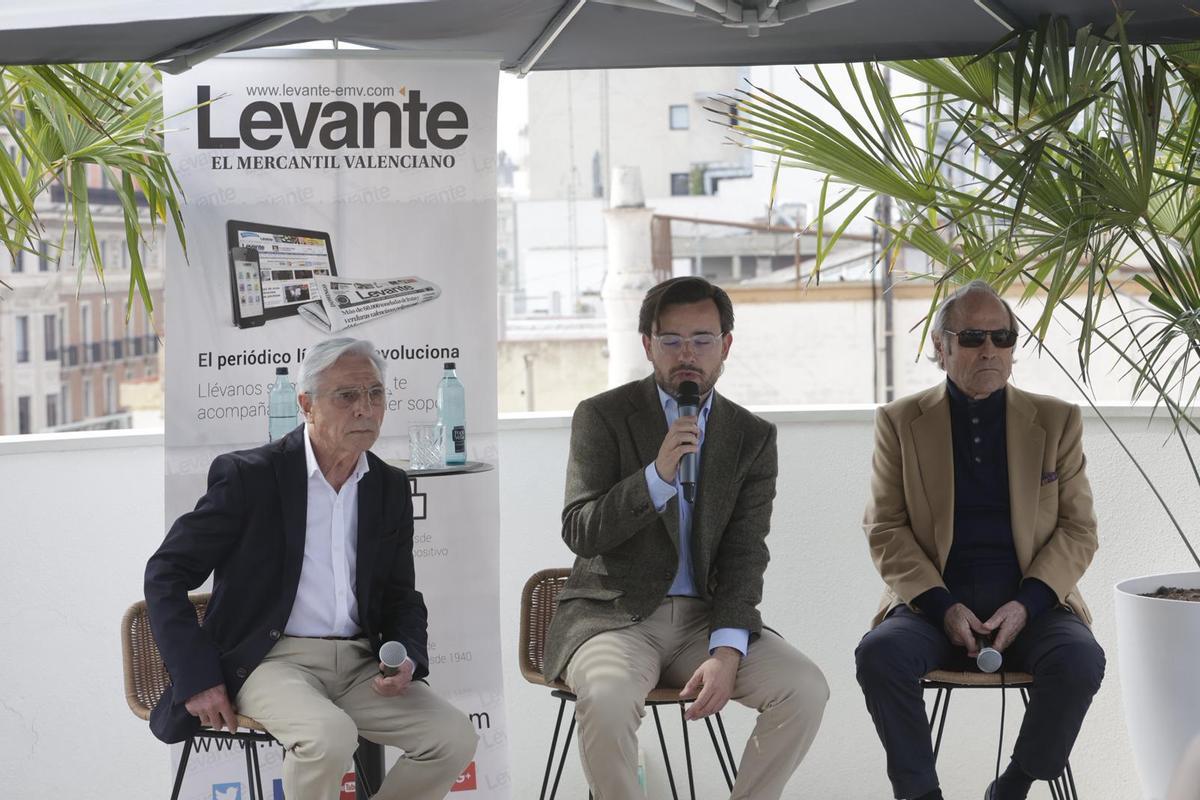 Julián García y José Luis Villaverde cierran el ciclo de tertulias de Levante-EMV en el hotel Estimar Valencia Julián García y José Luis Villaverde cierran el ciclo de tertulias de Levante-EMV en el hotel Estimar Valencia