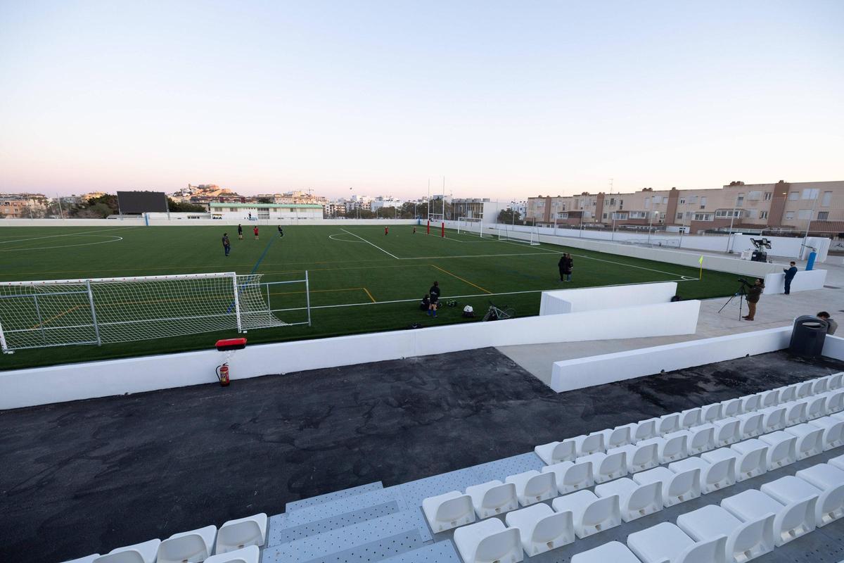 Mira las imágenes del primer entrenamiento del Club de Rugby Ibiza en el Estadio Municipal Es Putxet
