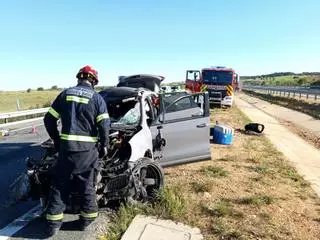 Tragedia en las carreteras zamoranas: nuevos datos del accidente mortal de un Porche y un camión en la A-66