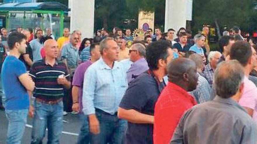Taxifahrer blockieren aus Protest Flughafen auf Mallorca