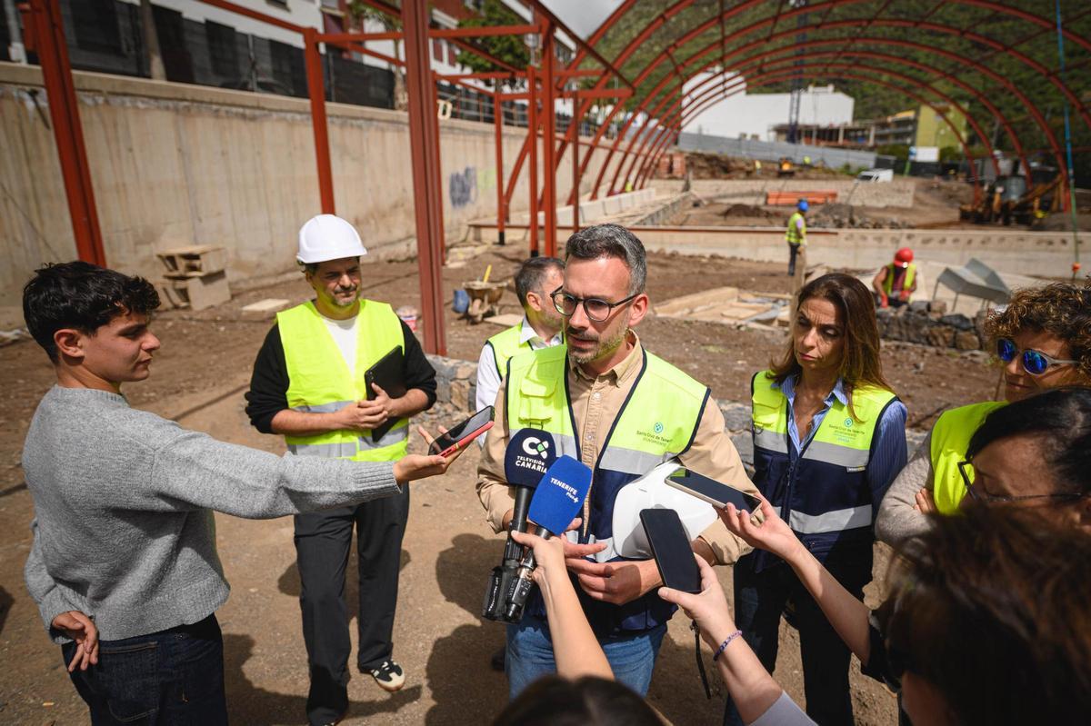 Visita a las obras del nuevo polideportivo de María Jiménez
