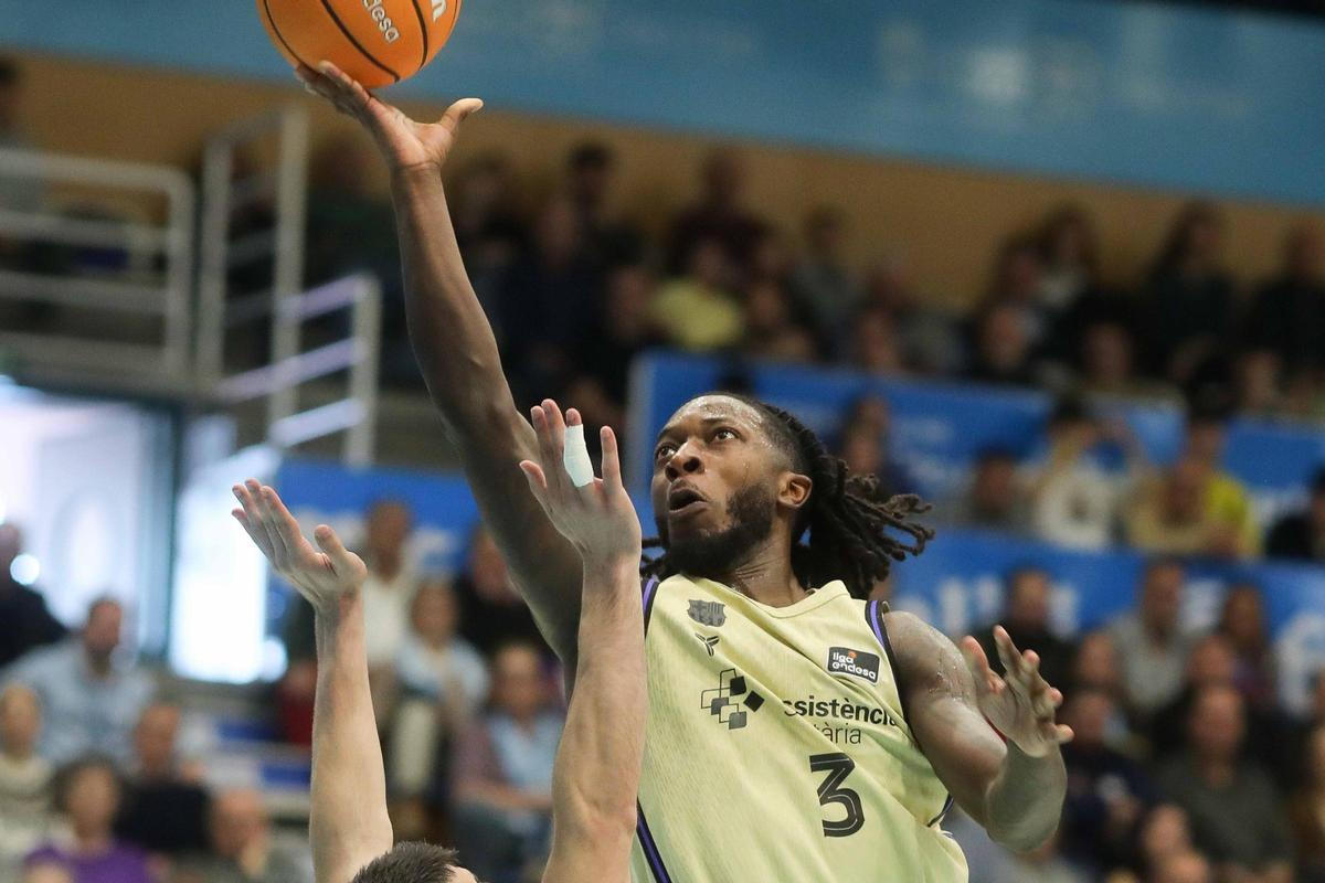 El alero estadounidense jugó un partidazo ante el Río Breogán, en su mejor actuación de la temporada