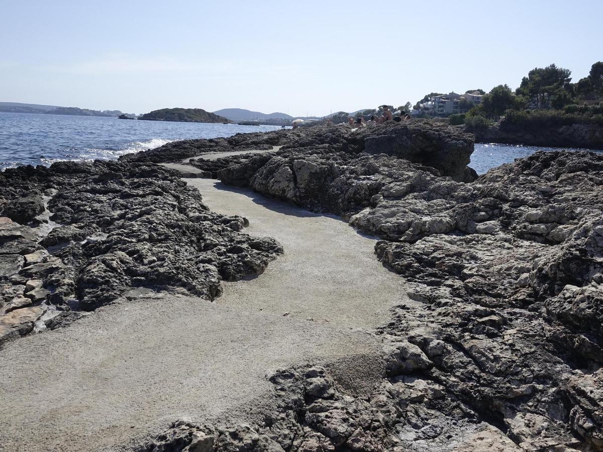 So sehen die Wege über die Felsen aus.