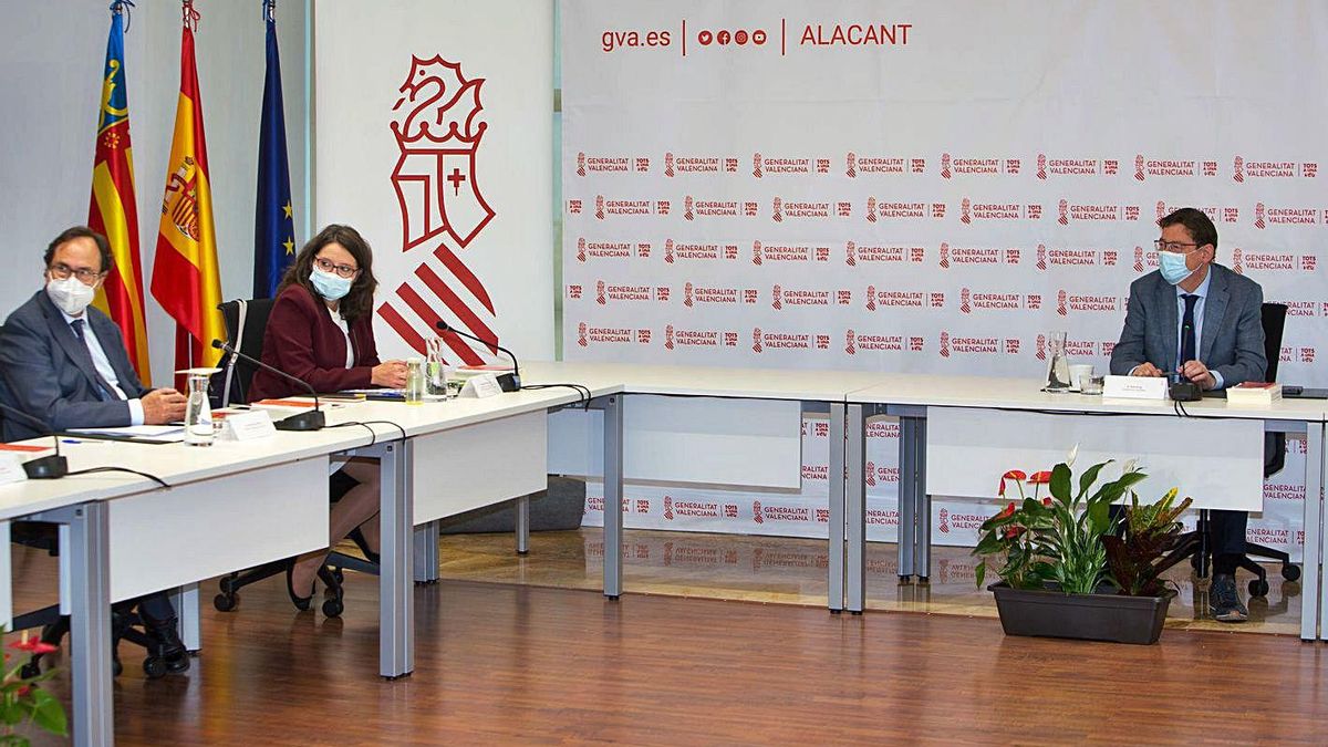 Vicent Soler, Mónica Oltra and Ximo Puig, yesterday, in the plenary session of the Consell held in Ciudad de la Luz. | JOSE NAVARRO Vicent Soler, Mónica Oltra and Ximo Puig, yesterday, in the plenary session of the Consell held in Ciudad de la Luz. | JOSE NAVARRO