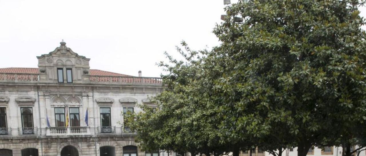 La comida en la calle de las fiestas del Oviedo Antiguo en 2019. | Miki López