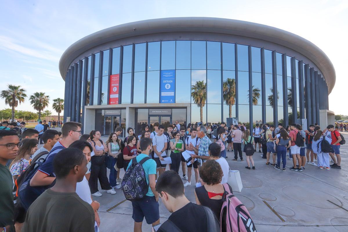 Pruebas de la EBAU en el Auditorio de Torrevieja en 2022