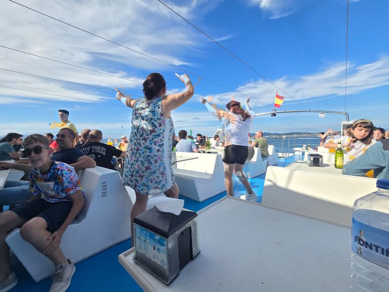 Así se disfruta de los catamaranes de O Grove.