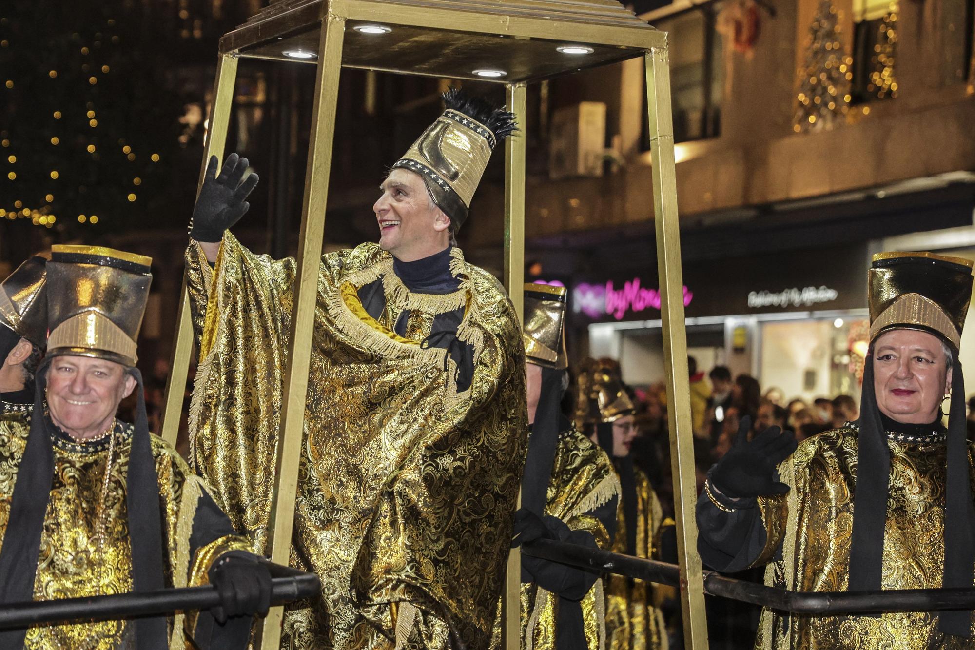 En imágenes: Así fue la multitudinaria cabalgata de Oviedo