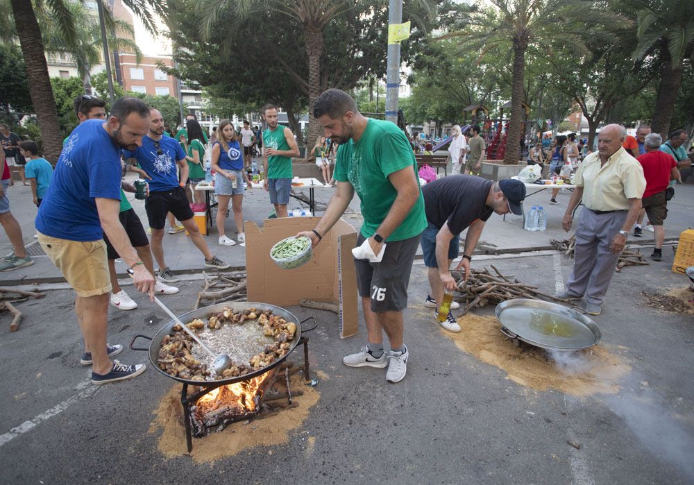 Fiestas de Sagunt. Las peñas en el tradicional concurso de paellas.