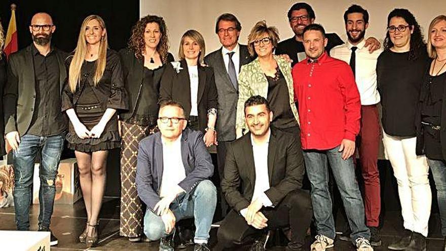 Foto de grup de la candidatura completa de Junts per Sant Vicenç, amb Artur Mas