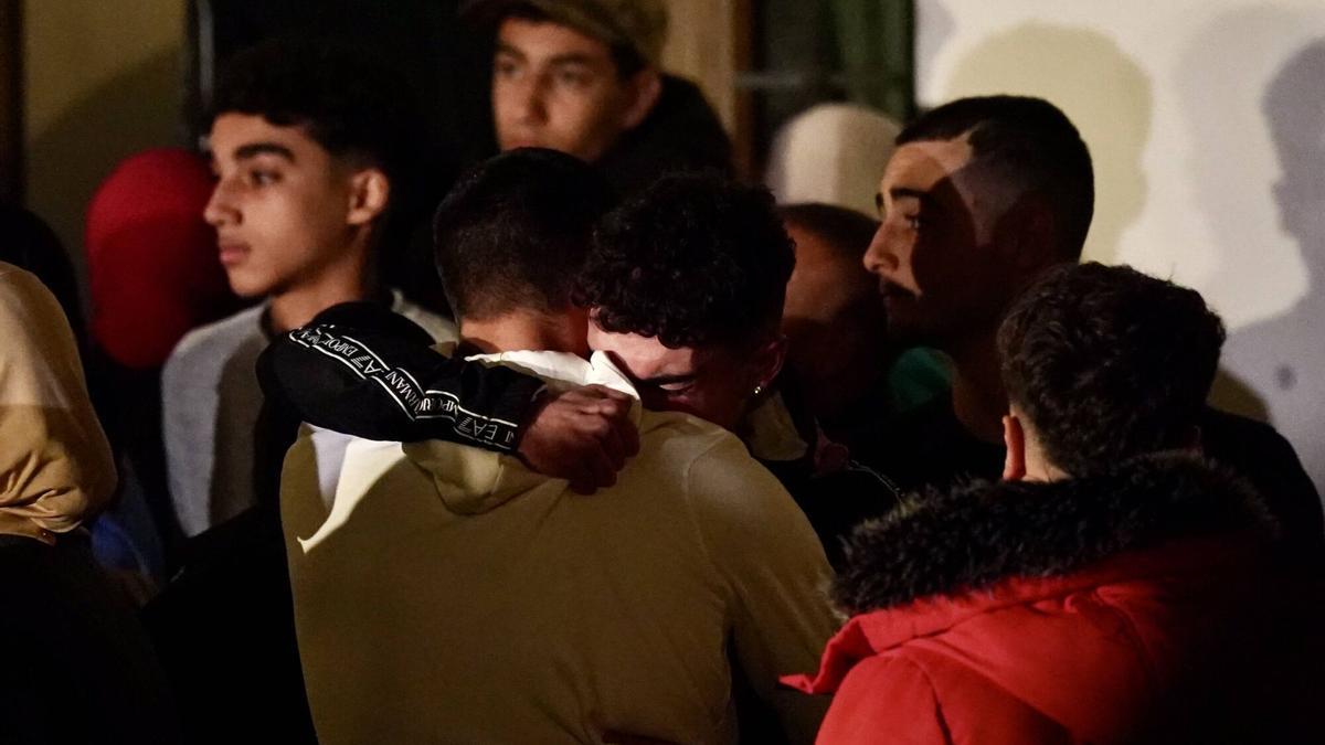 Torrox llora la muerte de una familia por inhalación de gas en su casa