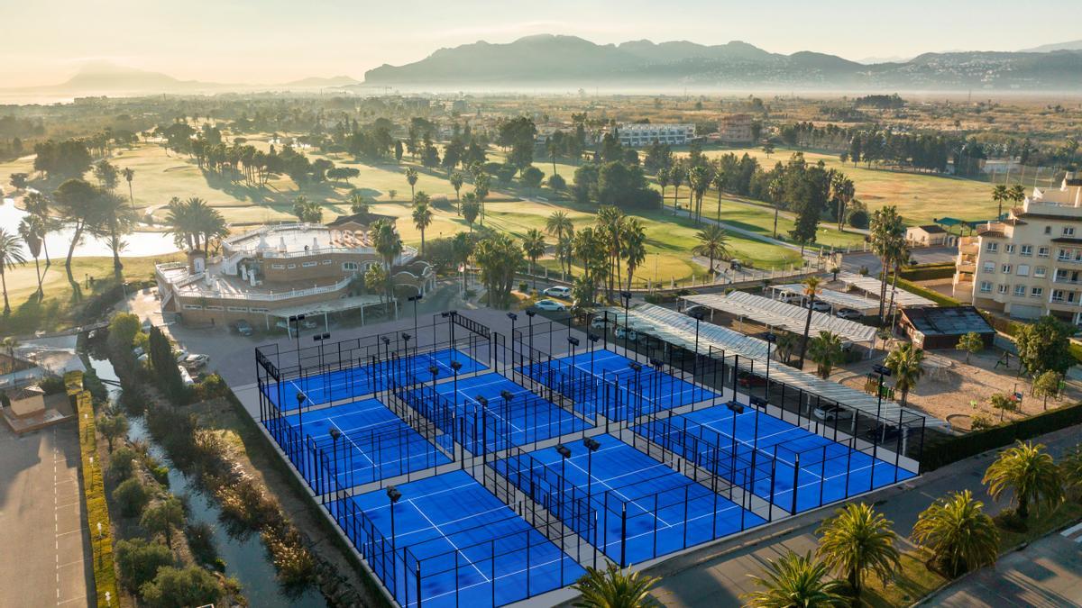 Oliva Nova Beach &amp; Golf Resort ha remodelado las instalaciones de pádel que ya tenía y ha construido 7 pistas más.