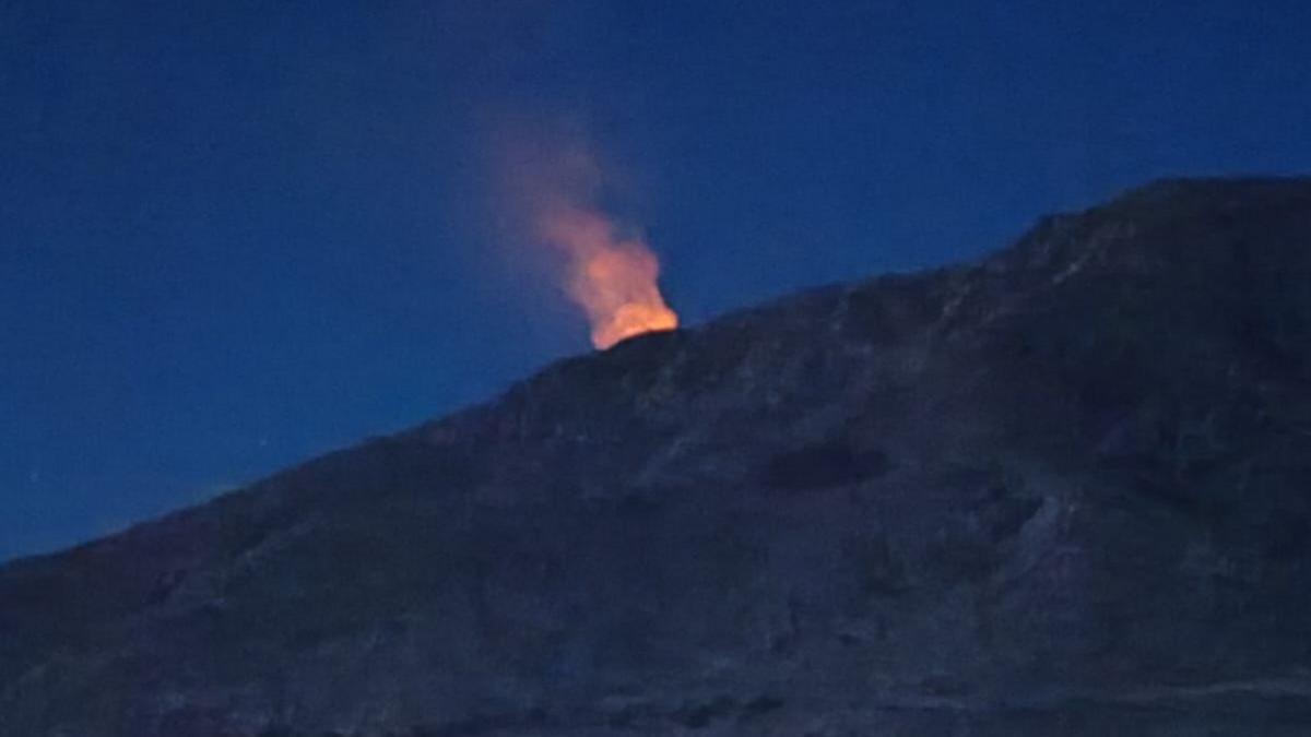 Imagen del incendio en la zona de La Orilla, Tegueste.