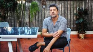 Cesc Gay, en el patio de la productora Imposible Films, esta semana