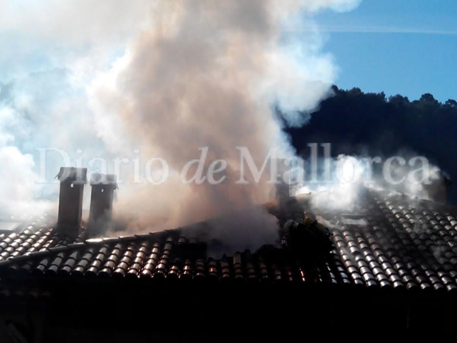 Incendio en una casa de la antigua fábrica de tejidos de Bunyola
