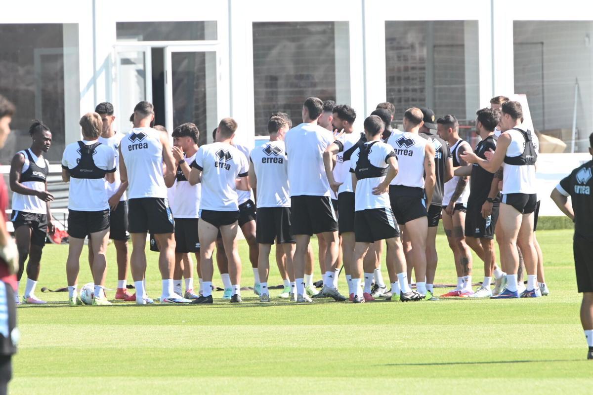 Entrenamiento de los 'orelluts', en la Ciudad Deportiva Globeenergy, antes del Castellón-Eibar
