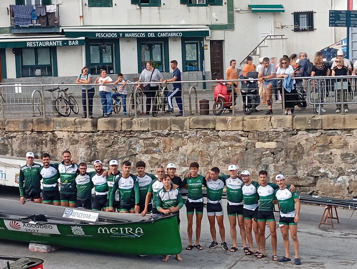 La trainera de Samertolaméu Oversea, este martes en Donosti antes del último entrenamiento para la clasificatoria de La Concha La trainera de Samertolaméu Oversea, este martes en Donosti antes del último entrenamiento para la clasificatoria de La Concha