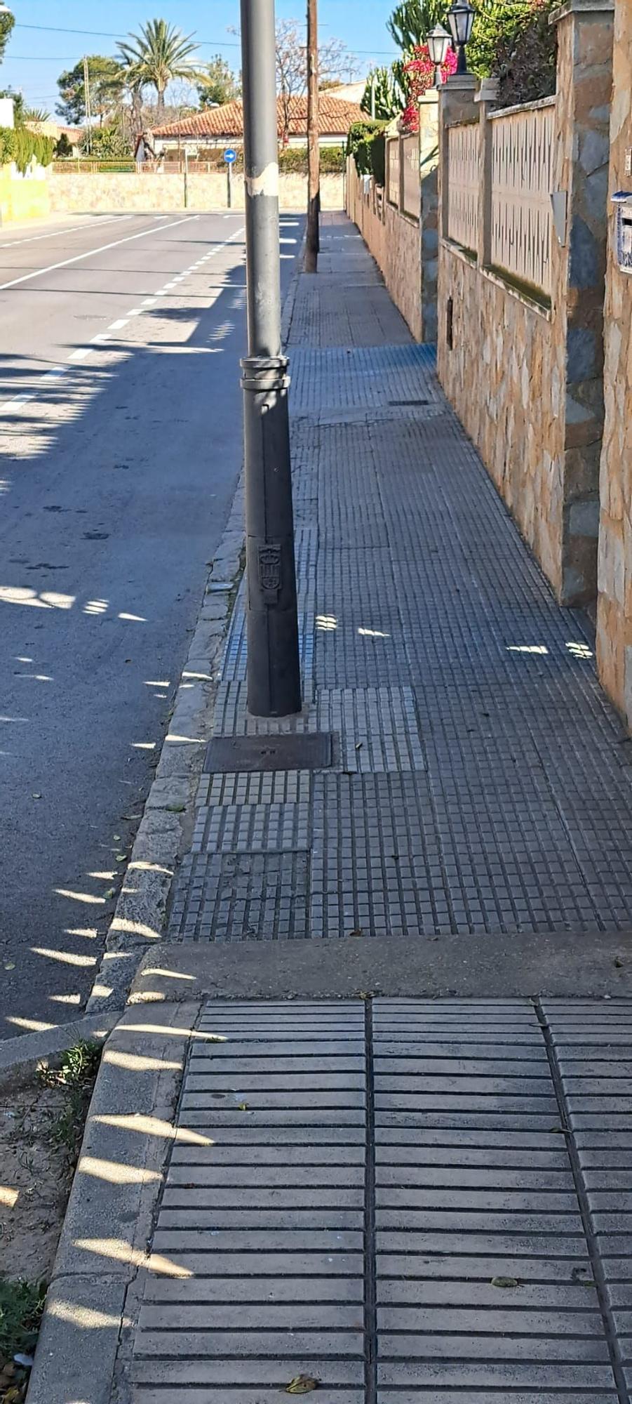 Vecinos de la urbanización Sol y Luz, "hartos de estar discriminados y olvidados"