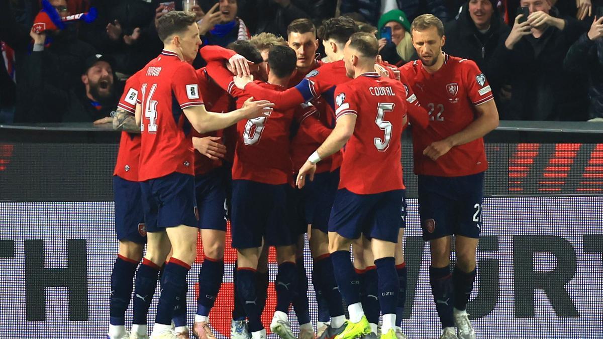 La República Checa celebra uno de los tantos ante Dinamarca en la final de la repesca