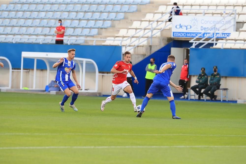 Toril sentencia al Lorca y da el primer triunfo al Real Murcia