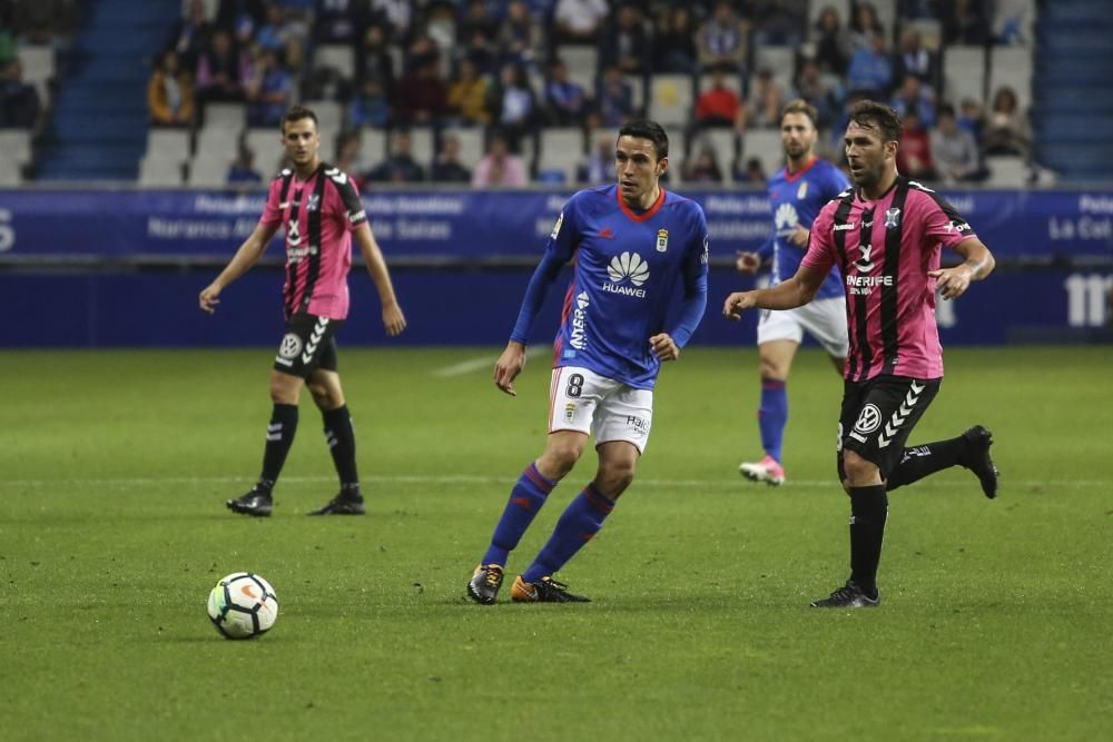 El partido entre el Real Oviedo y el Tenerife, en imágenes