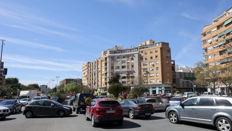 El triatlón colapsa las calles de Alicante, en imágenes