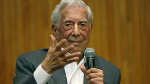 Mario Vargas Llosa, de 87 años, es hospitalizado por segunda vez por covid-19