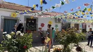 El Festival de las Flores trae baile, música y dulces a la pedanía de Coria, Rincón del Obispo