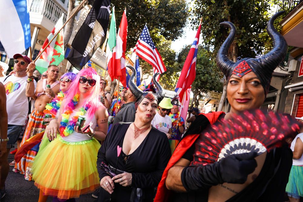 Torremolinos ha celebrado este sábado la cabalgata reivindicativa y festiva del Pride 2019, el acto central del festival anual de orgullo LGTBI, en el que participaron diez carrozas y se estrenó un nuevo recorrido.