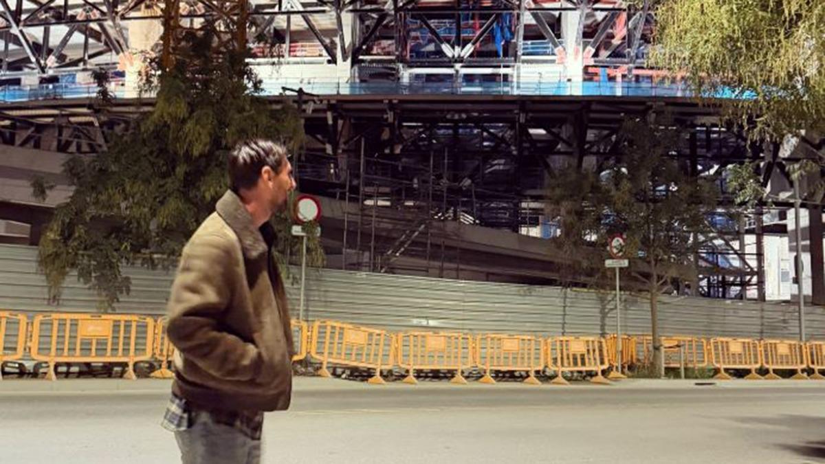 Leo Messi, a la entrada del Camp Nou.