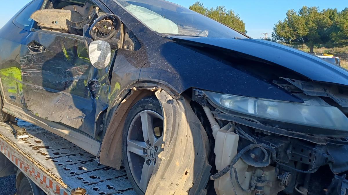 Un coche tras un accidente de tráfico en Murcia (archivo).