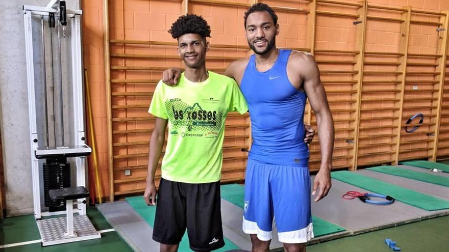 Sadiel, con Roshel en el gimnasio del Palacio.