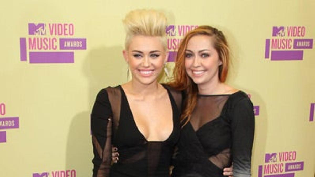 Miley y Brandi Cyrus