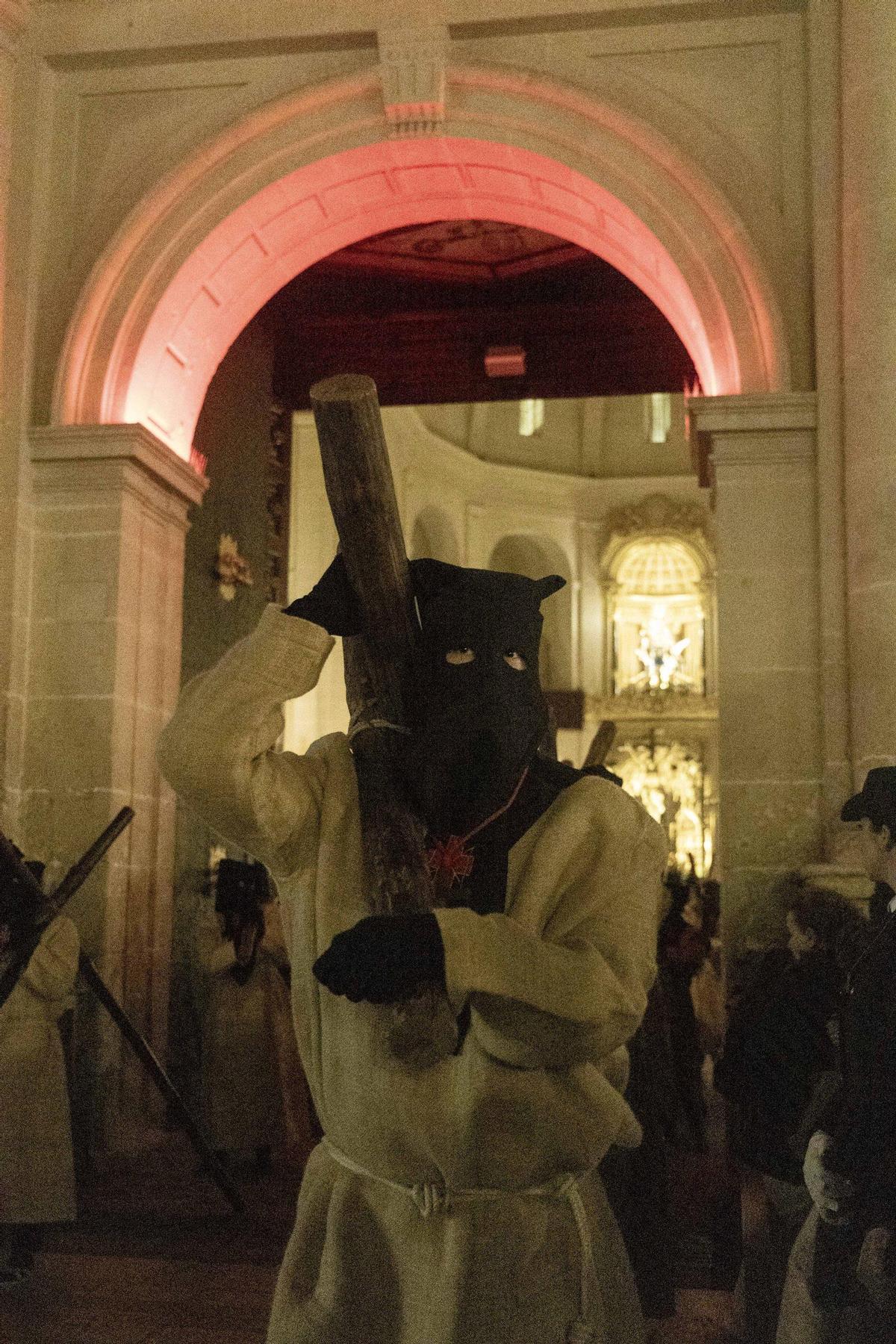 Semana Santa en Alicante 2026: Procesión de la Hermandad Penitencial del Perdón en el Jueves Santo