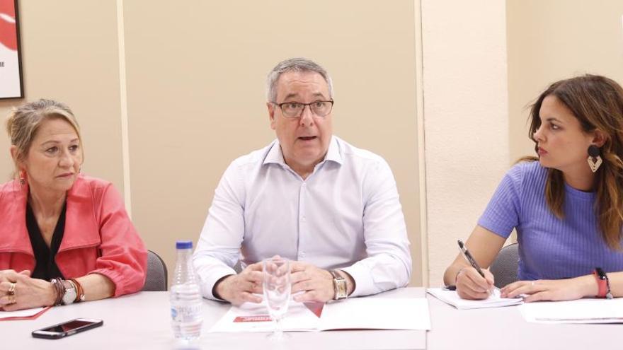 Inmaculada Rodríguez Piñero, Arturo León y Sandra Gómez