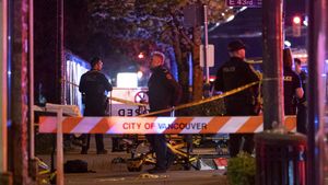 26 April 2025, Canada, Vancouveer: Vancouver Police officers secure the scene, where multiple people were killed when a car drove into a crowd at a street festival in the western Canadian city of Vancouver. Photo: Rich Lam/Canadian Press via ZUMA Press/dpa Rich Lam/Canadian Press via ZUMA / DPA 26/04/2025 ONLY FOR USE IN SPAIN. Rich Lam/Canadian Press via ZUMA / DPA;accident;emergency incidents;Car drives into crowd in Canada;