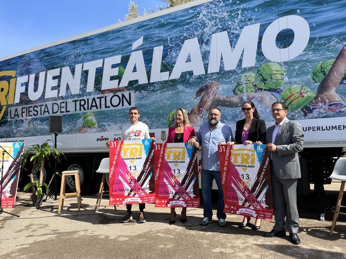 Mariano García, Rosa Belén Montoro, Ginés Bermúdez, Juana María Martínez y Gaspar Mira, en la presentación oficial