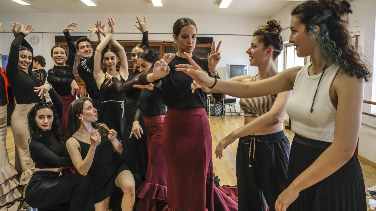 La danza se refugia en Alicante del terremoto de Turquía
