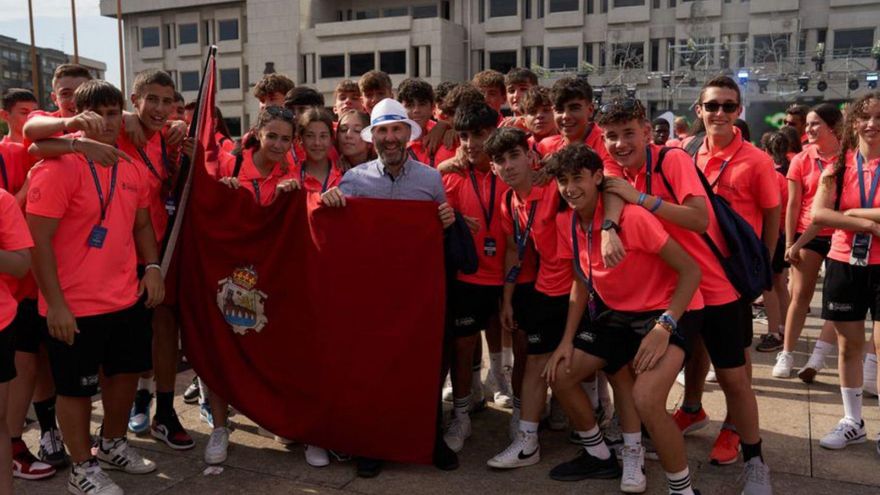 Pérez Jácome acompañó a la expedición ourensana en Maia. | // FDV