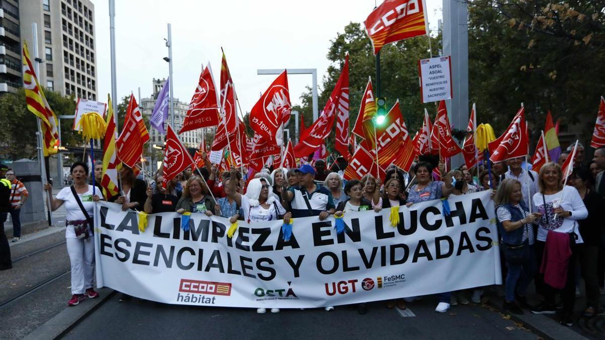 Una de las manifestaciones de las trabajadoras del sector, en el paseo Independencia de Zaragoza.