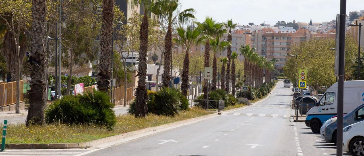 Una calle del barrio de Can Misses, en Ibiza, vacía durante el confinamiento. | VICENT MARÍ