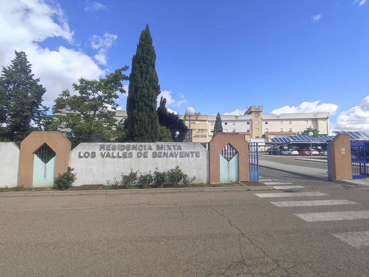 Profesionales y el sindicato CGT denuncian el deterioro de la atención en la Residencia Mixt Los Valles de Benavente.