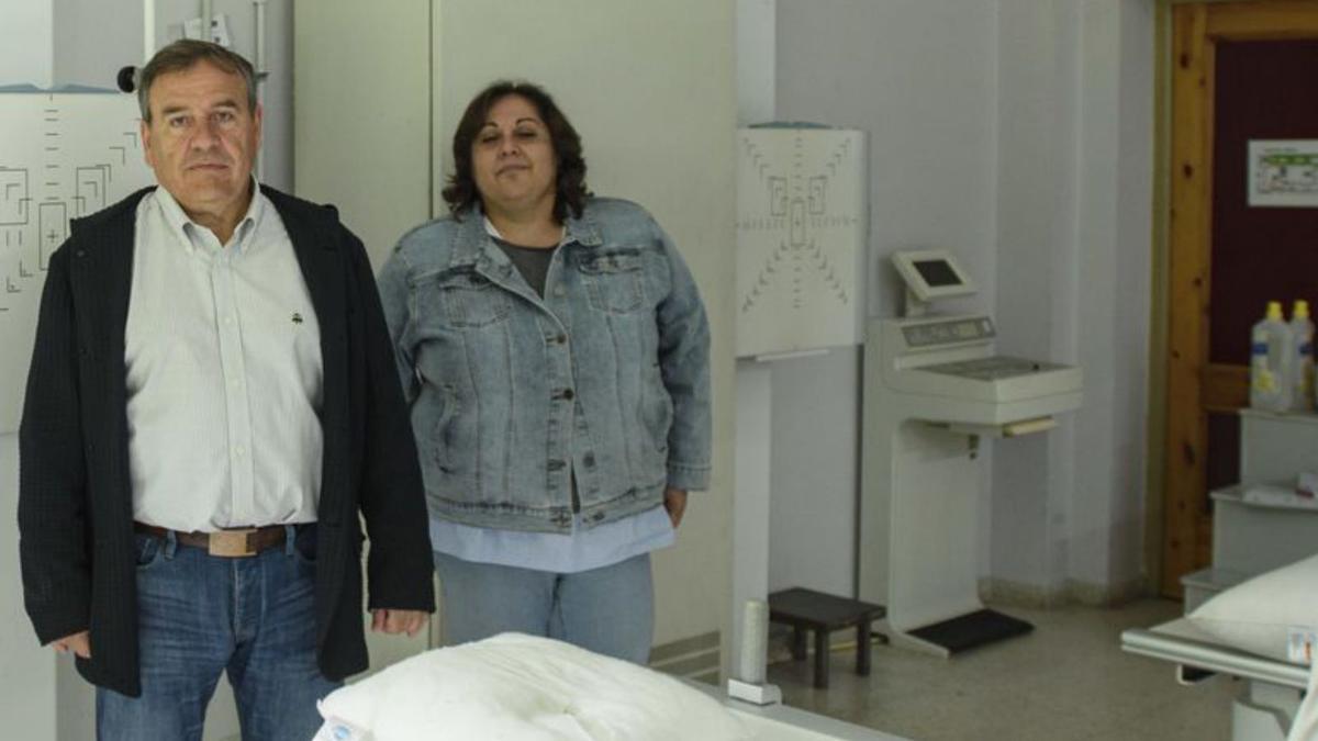 Jorge Saucedo y Alicia Mediavilla, en un laboratorio de rayos X de Cerdeño. | Jaime Casanova