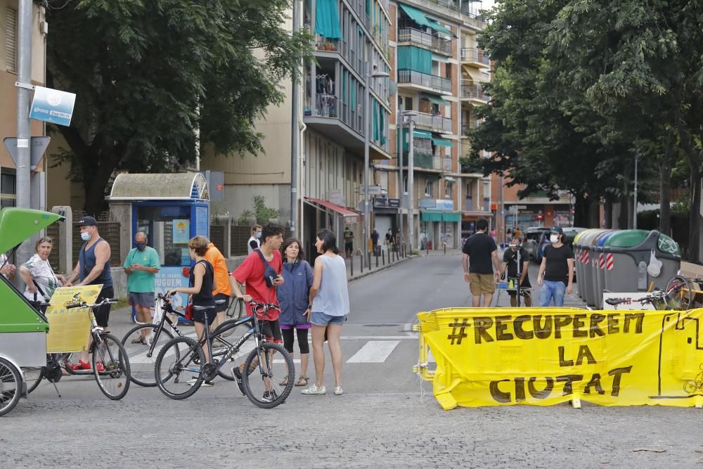 La campanya «Confinem els cotxes. Recuperem la ciutat», a Sant Narcís