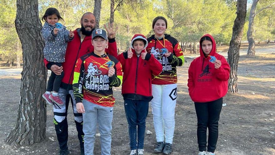 Los riders del Club BMX Valdejalón se han propuesto luchar por estar en lo más alto. | SERVICIO ESPECIAL